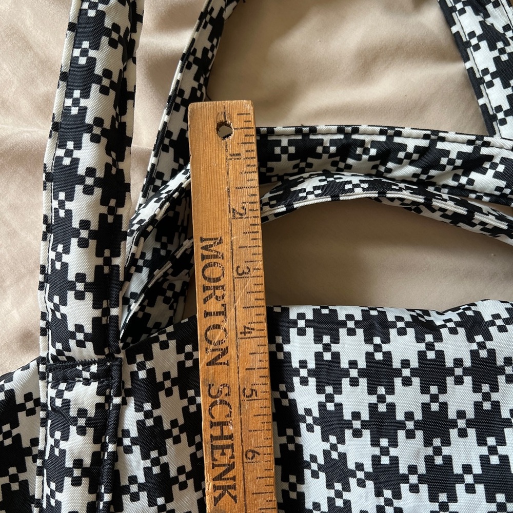 Baggu Travel Cloud bag in black & white pixelated gingham - Picture 9 of 12